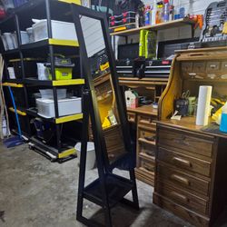 Standing mirror