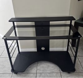 Black Desk