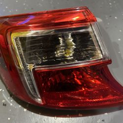 2012-2017 Toyota Camry Left Tail Light 81(contact info removed)0