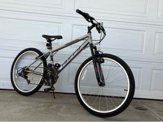 Super Cool Huffy 18 Speed Rock Creek 24 Mountain Bike