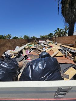 T.R.A.S.H.H.A.U.L.S.I.N.L.A.N.D.E.M.P.I.R.E 