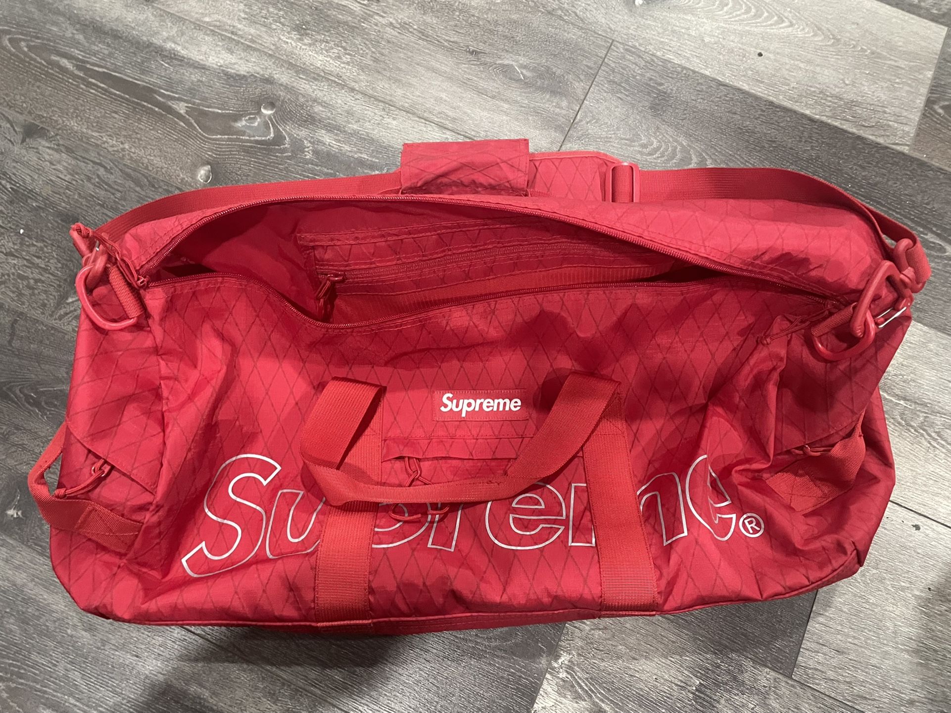 supreme duffle bag fw18