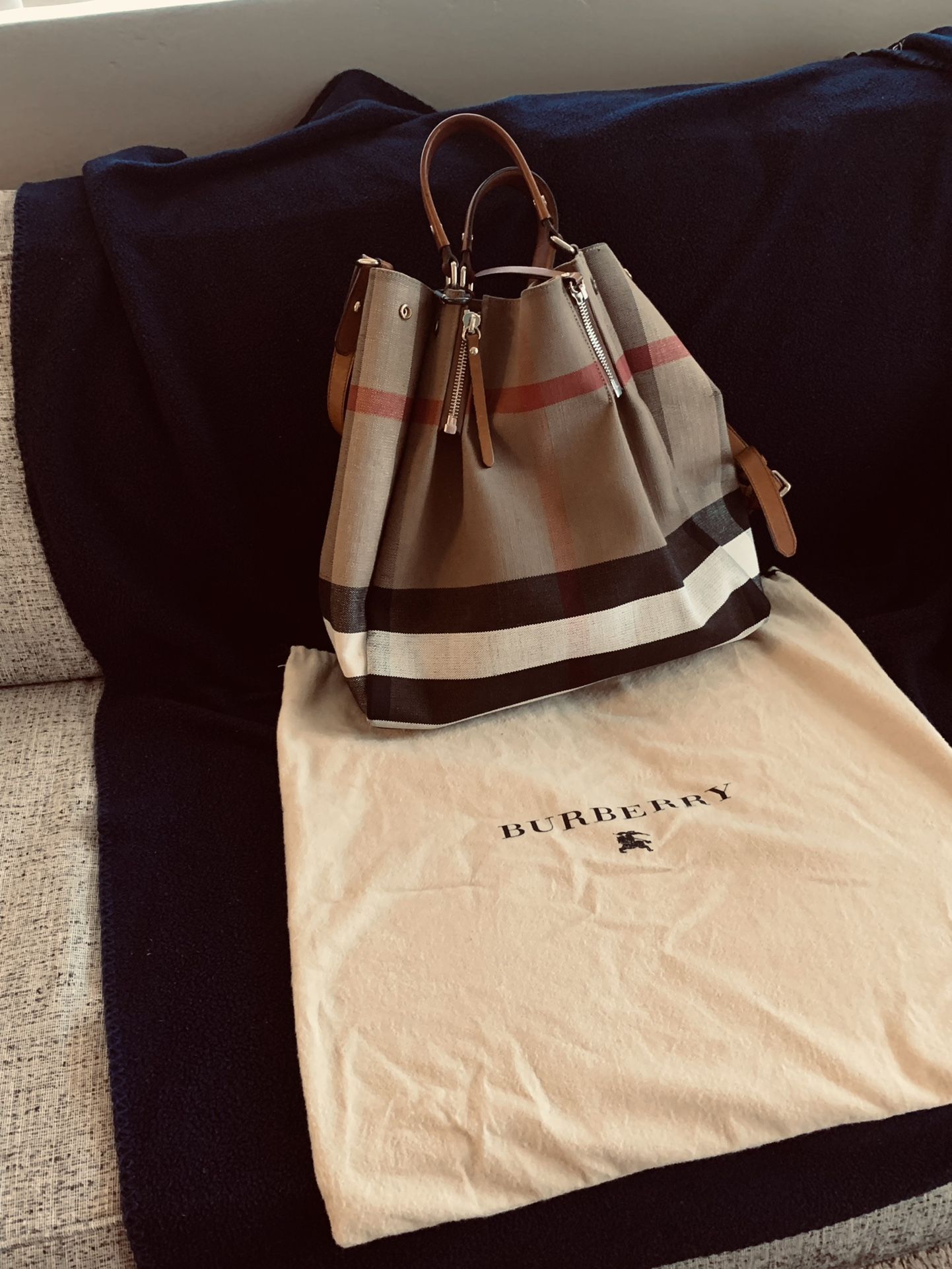 Burberry Lg Tote
