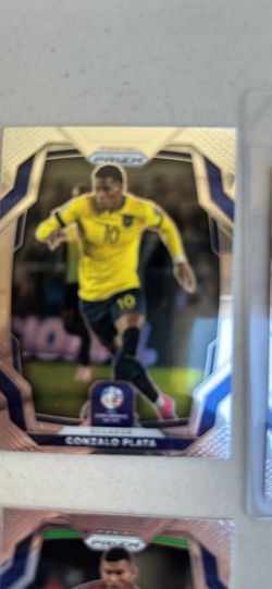 7 Soccer cards  Mint