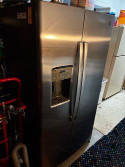 GE Side-by-Side Refrigerator – Ice Maker – Great Condition – $200 OBO