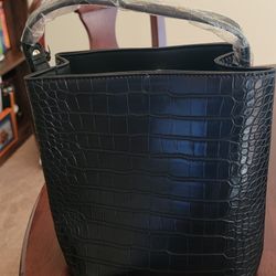 Attached Crocodile Multi Strap Purse