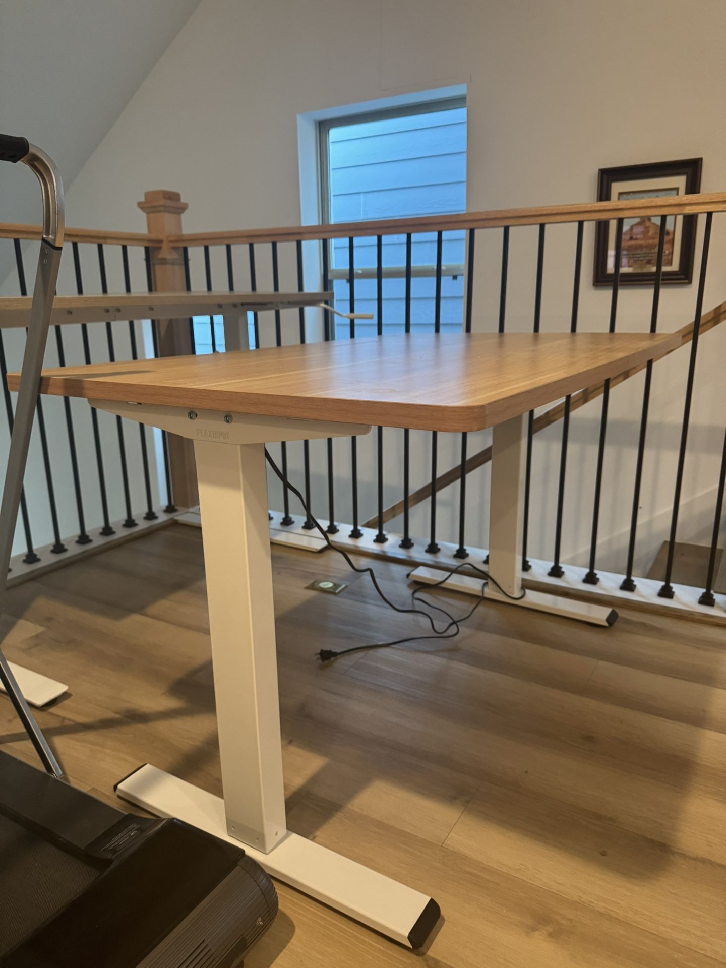Electric Standing Desk ( Like New)