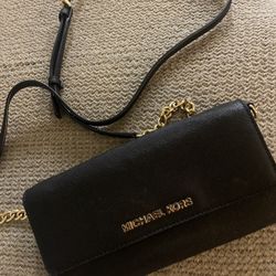 Michael Kors Crossbody Wallet 