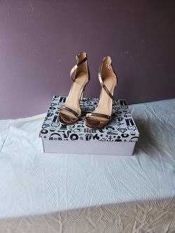 Zapatillas  Doradas