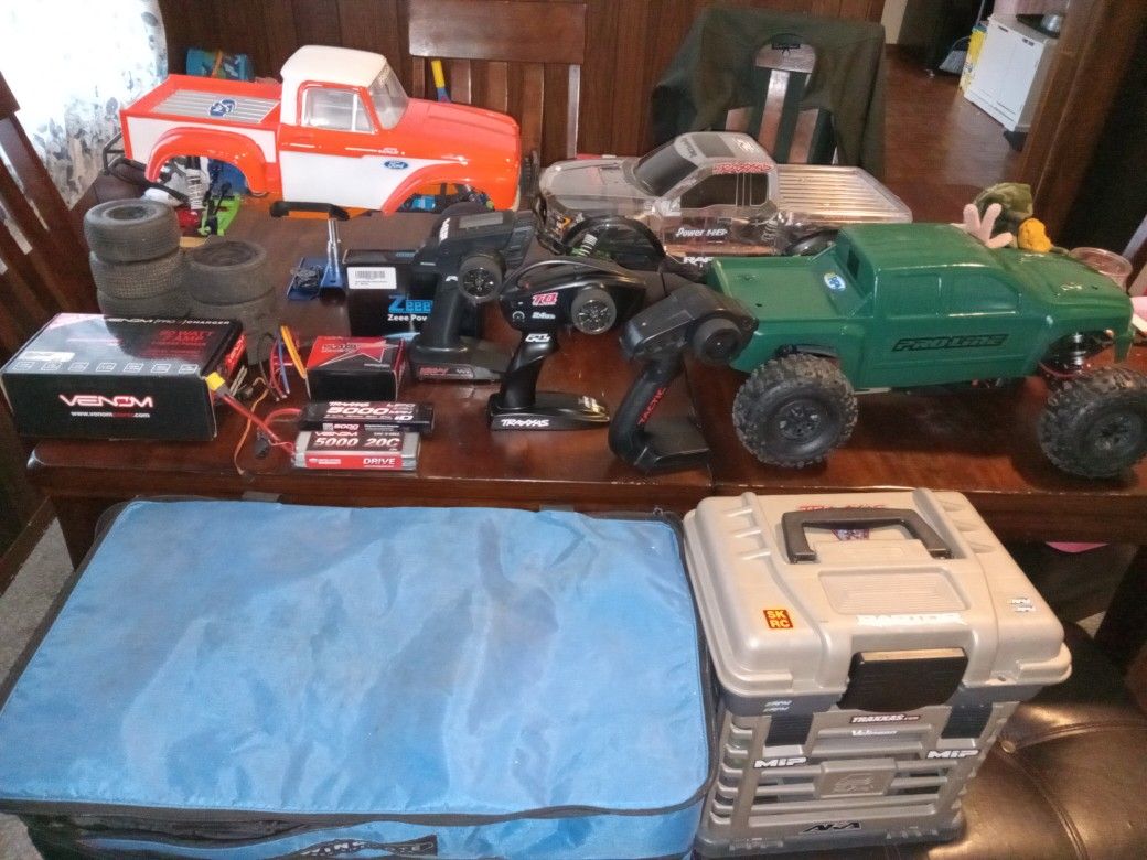 RC LOT! Traxxas Slash 2wd X2 Brushless And A AXIAL YETI 1/10 CRAWLER