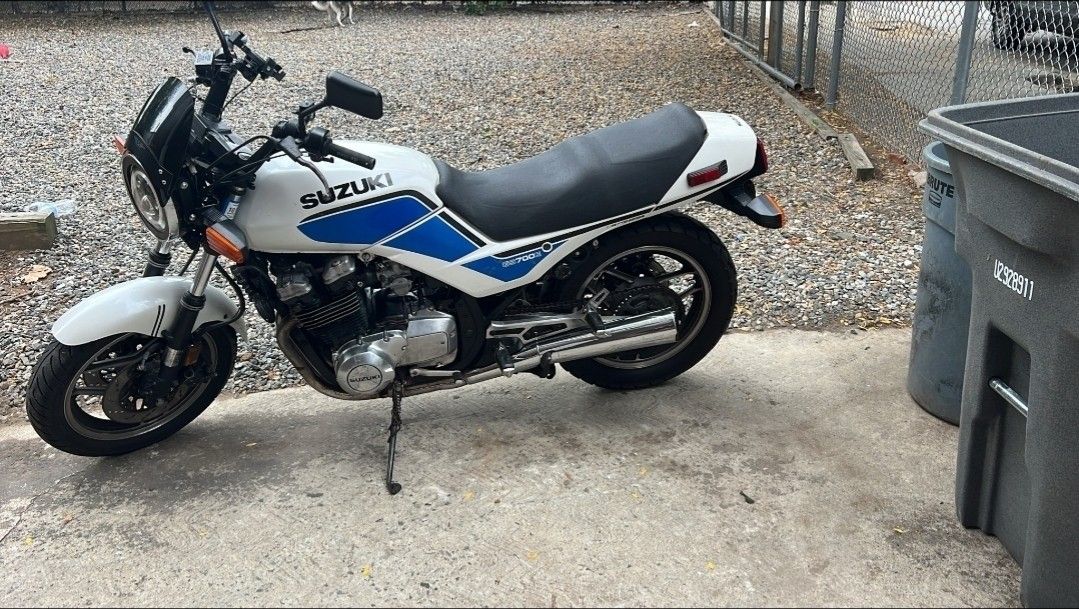 Suzuki Gs700e 1985
