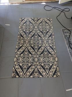 Cream & Blue Rug 4'x2.5'
