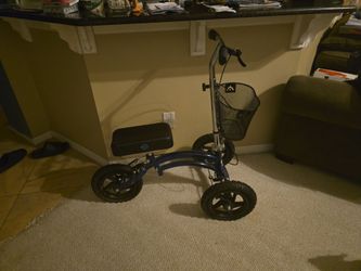 KneeRover Steerable Knee Scooter