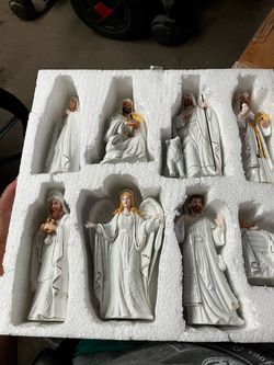 White and Gold Porcelain Nativity Figurine Set
