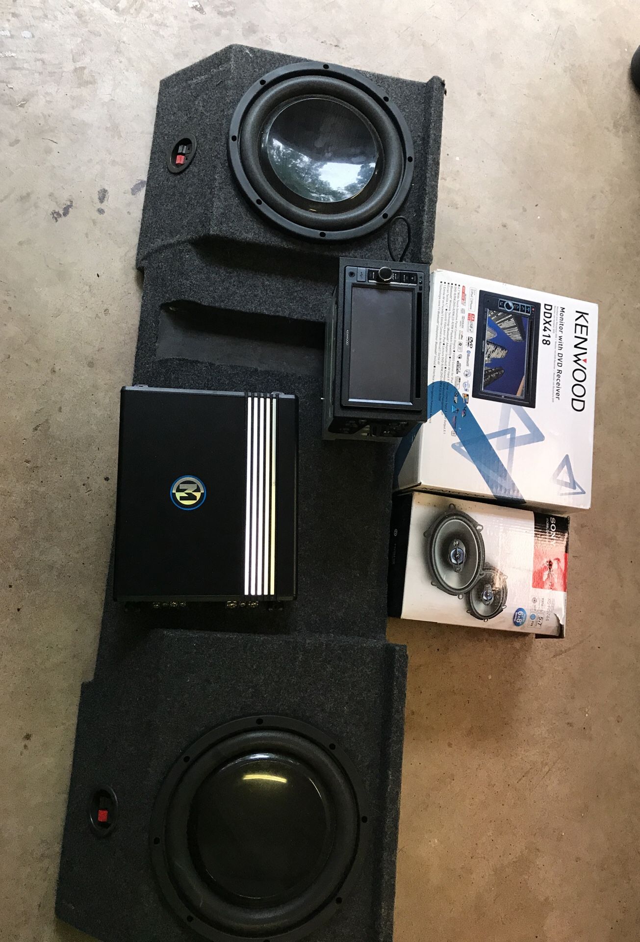 Kenwood Monitor with DVD Receiver DDX418 & Amp & Boom Box Car Stereo