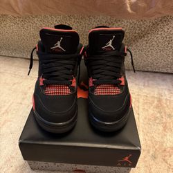 Jordan 4 Retro Red Thunder Size 6 Y