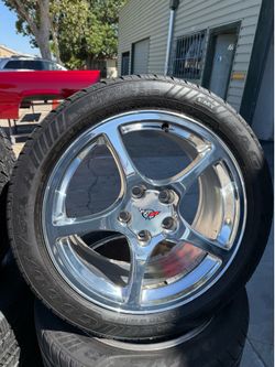 chevy corvette 4 wheels & tires 18x9.5 rear front 17x8.5