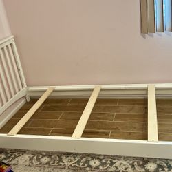 Child Craft Convertible Mini Crib/Twin Bed 