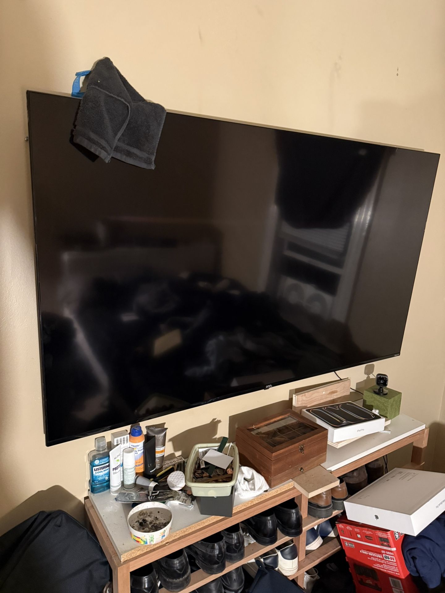 70” Onn Smart Tv