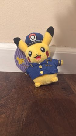 Tokyo Sta. Pikachu plushie keychain