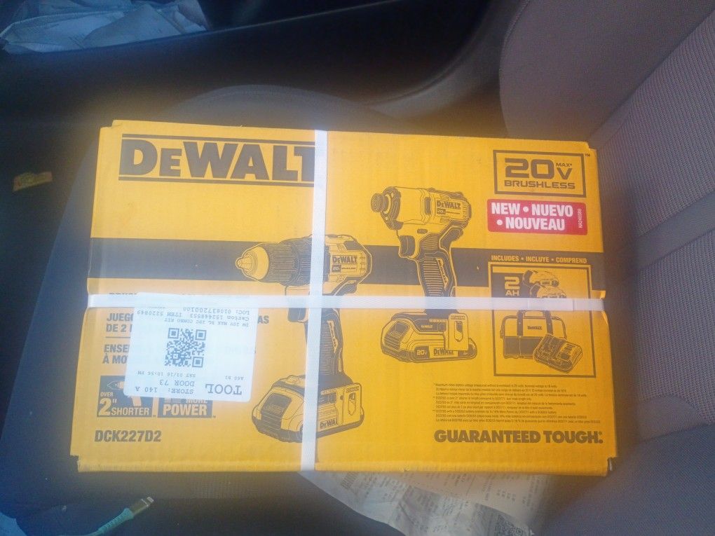 DeWalt 20 V Drill Set