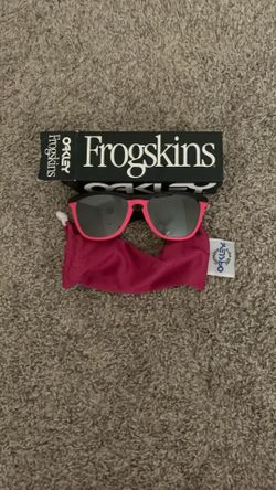 Oakley Frog skins Sun Glasses Black And Pink