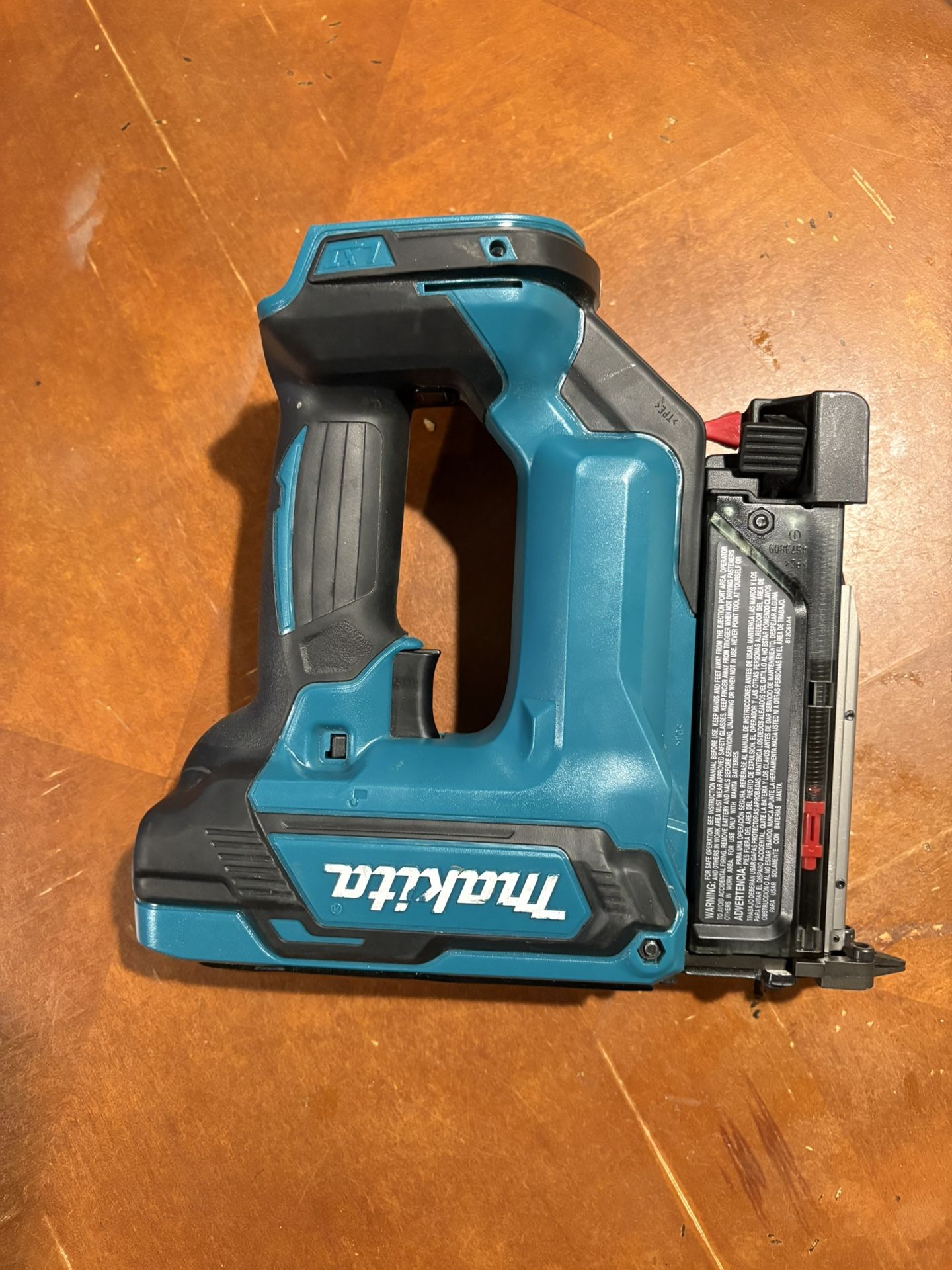 Makita 23G Nailer