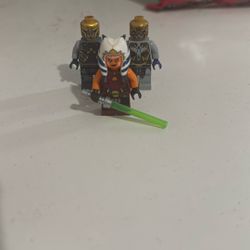 Ahsoka Tano Lego And 2 Shitari Warriors.