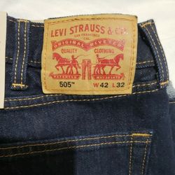 Levis 42X32 Brand New 