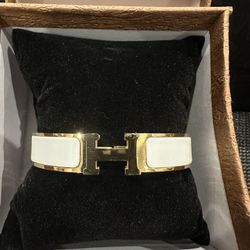 Royal Blue & White Enamel “H” Bracelet – Gold Tone 