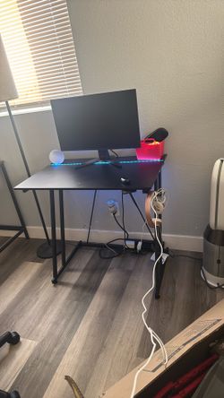 Desk For Sale 20 OBO