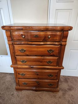 $100 OBO, Wood Dresser with 5 Drawers