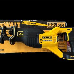 Saw by dewalt 