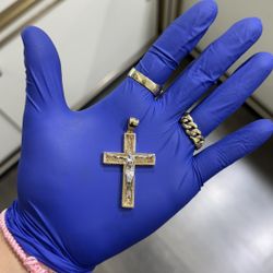 14K Gold Cross Pendant 