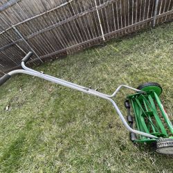 Scotts manual lawn mower 14” 5 Blade
