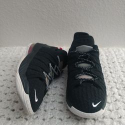 Nike LeBron 18 'Black University Red's Size 4y 