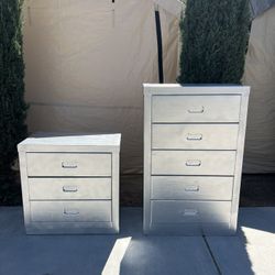 5-Drawer Chest W/ Matching Nightstand! 