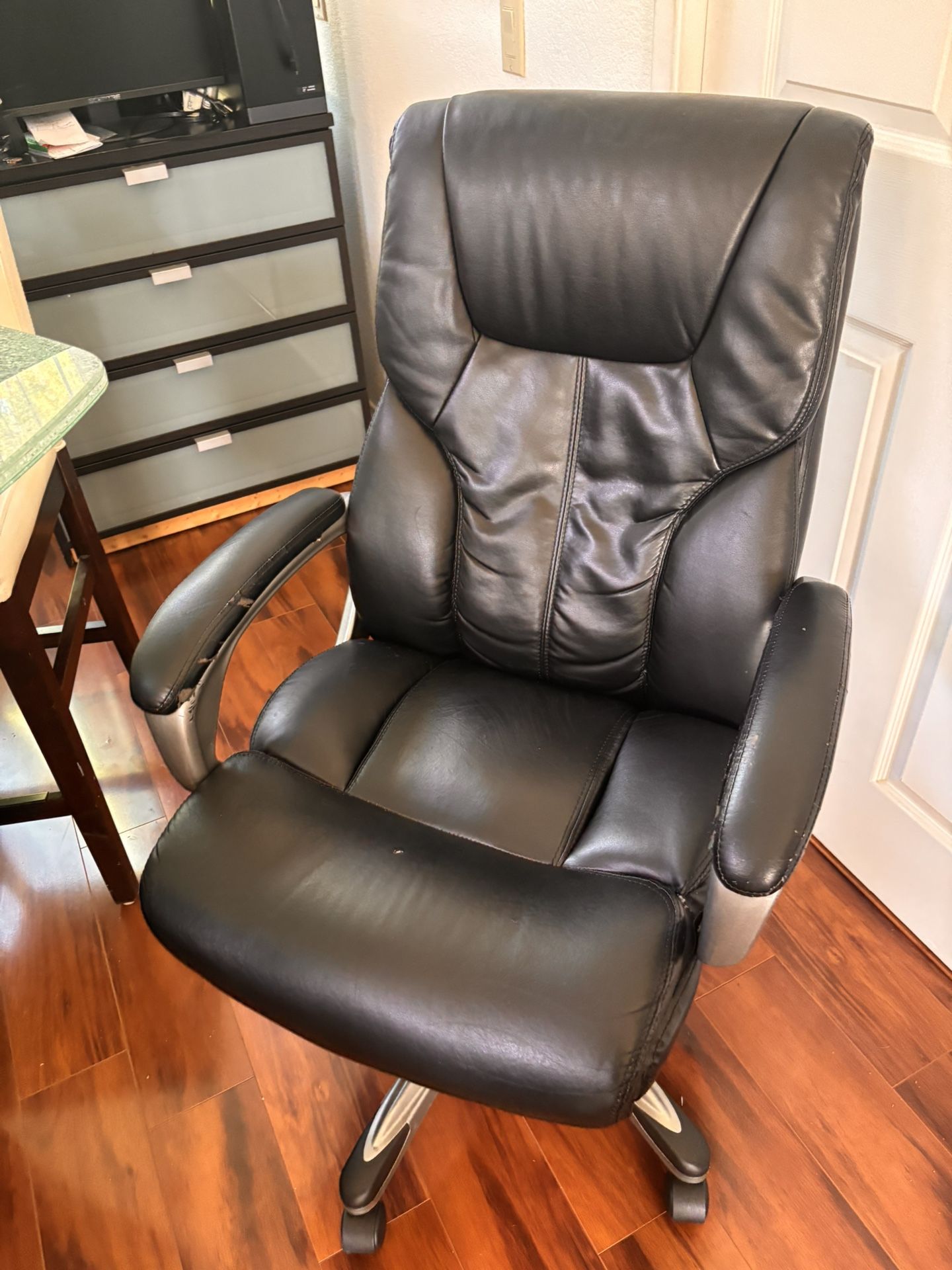 BIG office Chair,