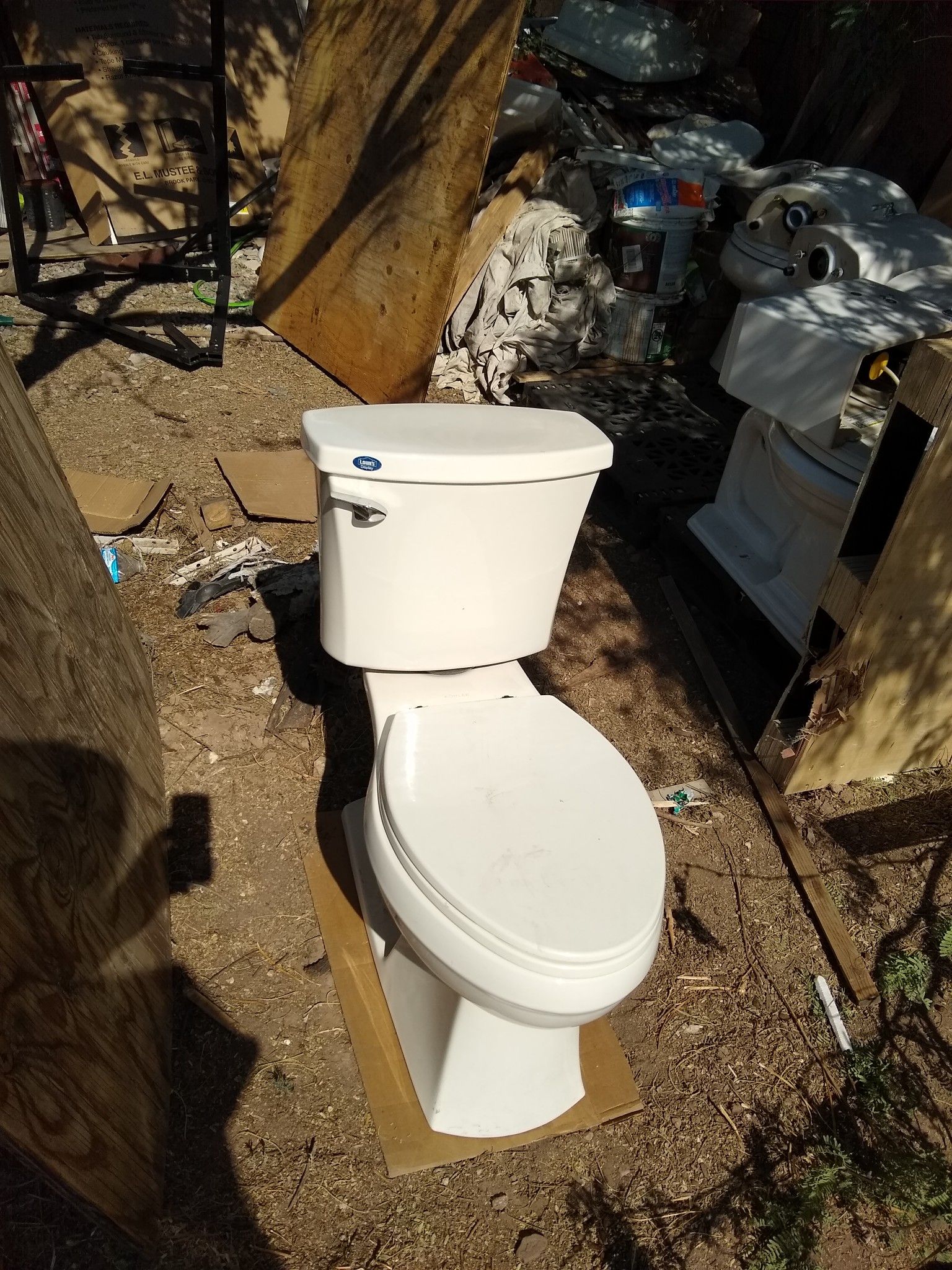 Brand new Kohler Elliston Biscuit toilet and Pedestal Sink set 240