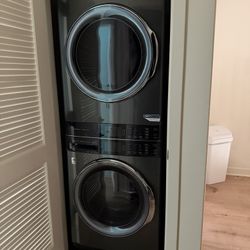 Electrolux Laundry Tower Under A Year Old Washer Dryer Set