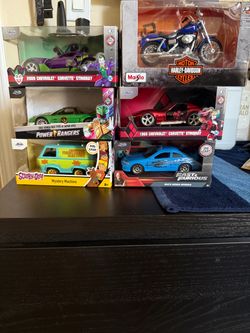 Small Diecast cars read description