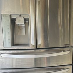 LG DOOR IN DOOR FRENCH DOOR REFRIGERATOR Delivery available for small fee 🚛