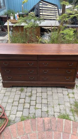 Dress drawer