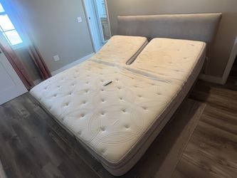 Kind Dual Adjustable Mattress , Bed With Base