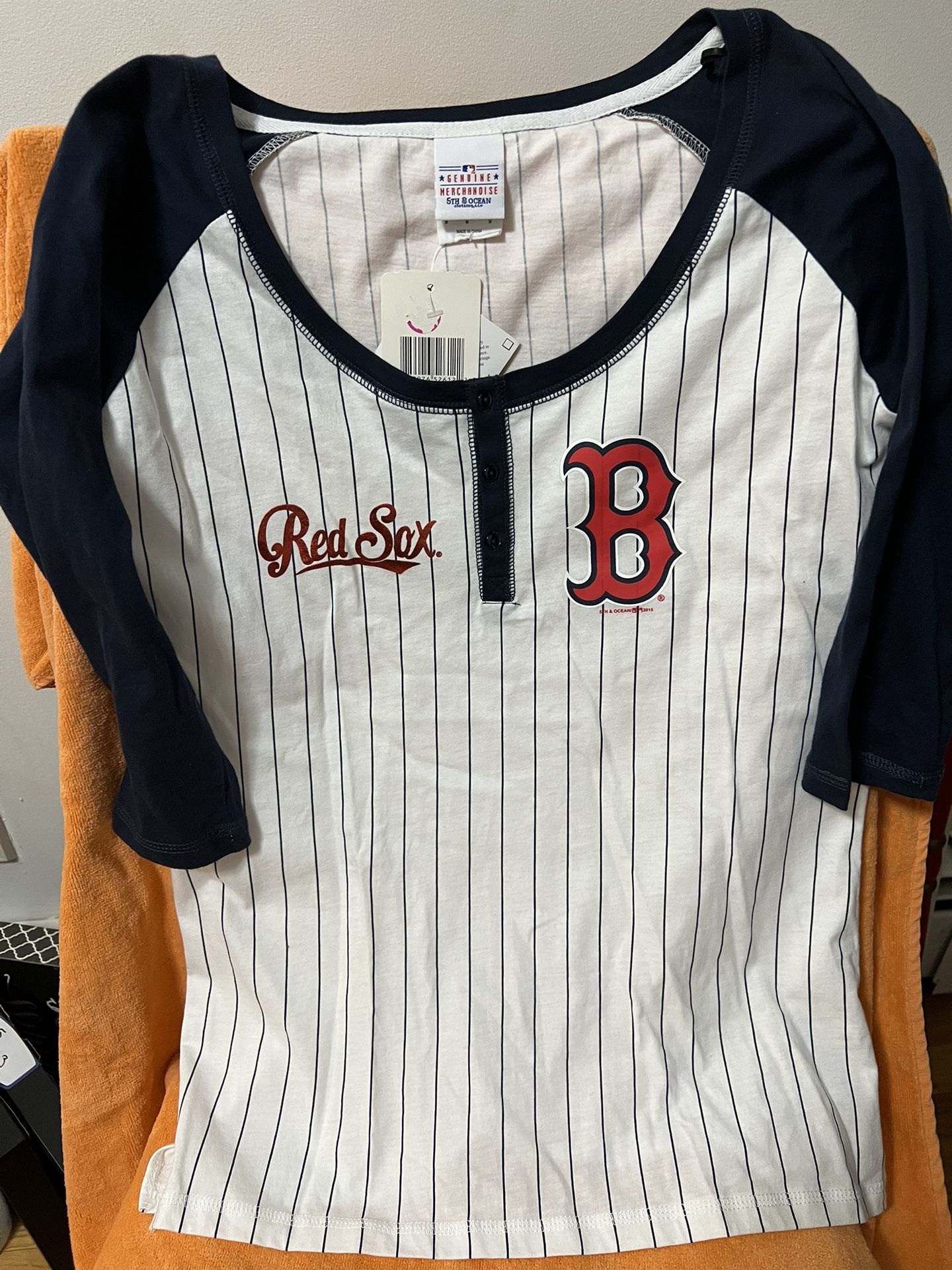 New Boston Red Sox Womens Medium Jersey for Sale in South Windsor, CT -  OfferUp
