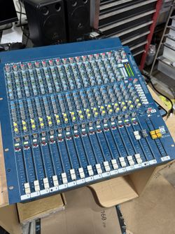 Allen& Heath MixWizard WZ16:2DX 16 Channel Audio Mixer