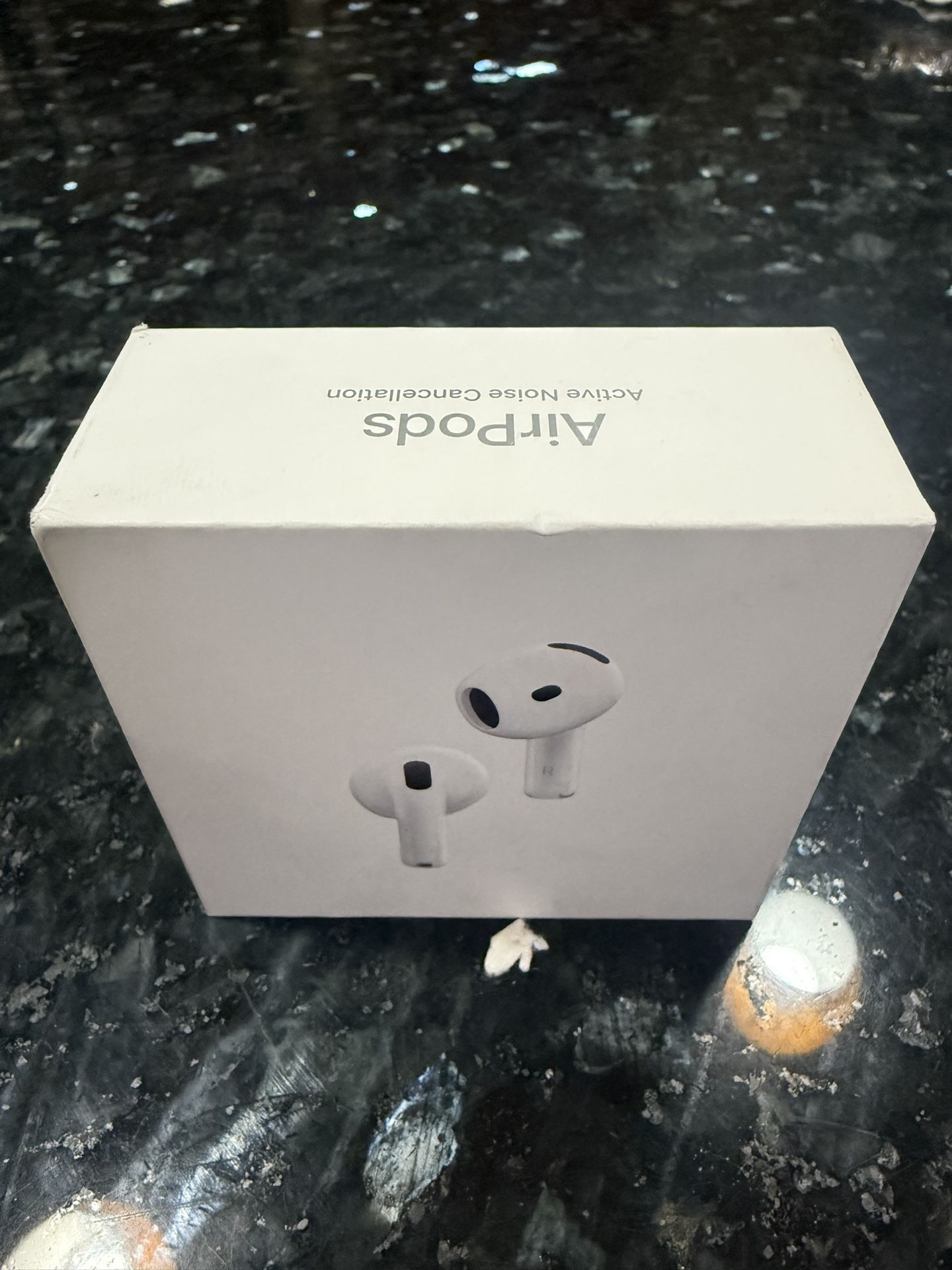 Apple AirPod 4 NEW