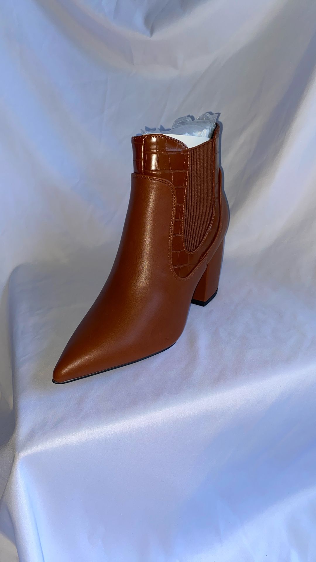 Boots Womens Bootie SIZE 8