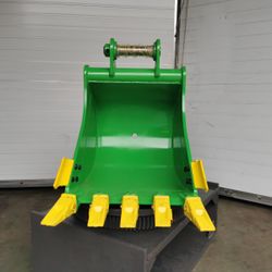 Mini Excavator Kobelco SK 80 GP Bucket 24 inches Width. Without the Pin.