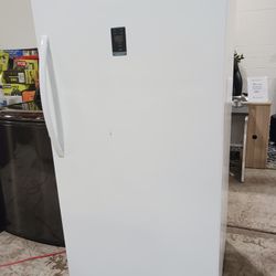 Insignia - 22.0 Cu. ft. Frost-free Upright Convertible Freezer/Refrigerator